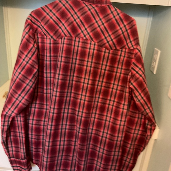 Wrangler Long Sleeve Button snap shirt size L - Picture 2 of 4